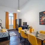 Noble 5 Star House In Unirii Plaza *