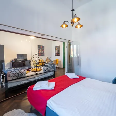 Noble 5 Star House In Unirii Plaza Villa Cluj-Napoca