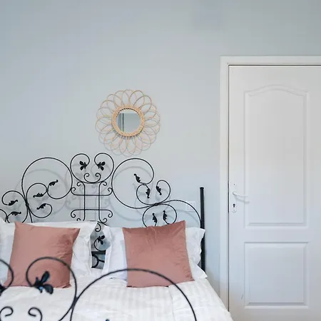 Noble 5 Star House In Unirii Plaza Villa