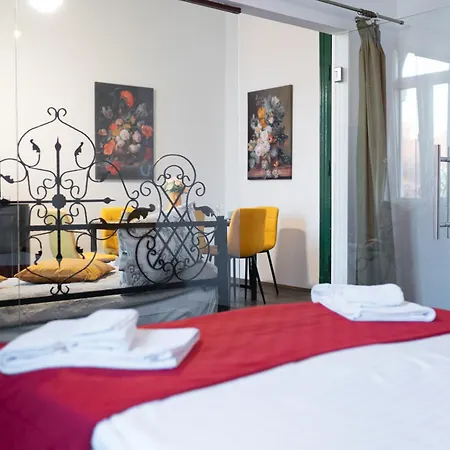 Noble 5 Star House In Unirii Plaza Villa *