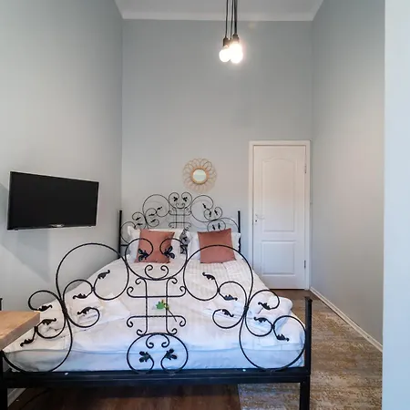 Noble 5 Star House In Unirii Plaza Villa