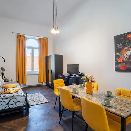 Noble 5 Star House In Unirii Plaza *