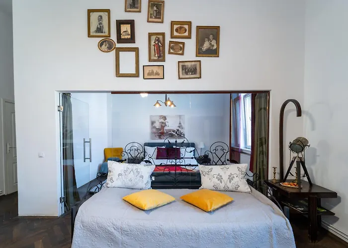 Noble 5 Star House In Unirii Plaza Villa *