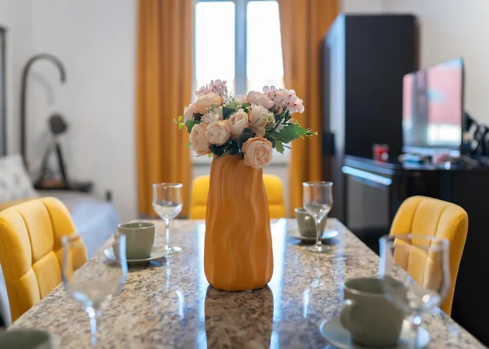 Noble 5 Star House In Unirii Plaza