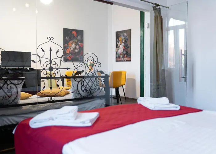 Noble 5 Star House In Unirii Plaza Villa *