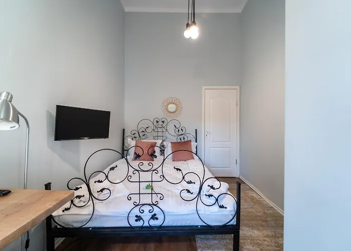 Noble 5 Star House In Unirii Plaza Villa