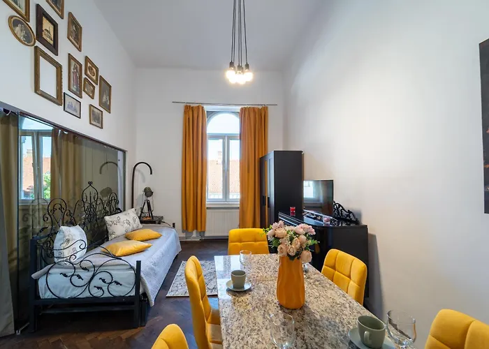 Noble 5 Star House In Unirii Plaza Villa Cluj-Napoca